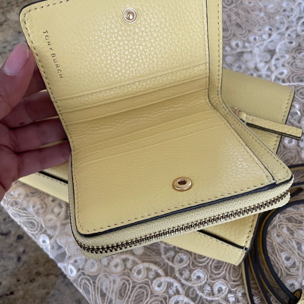 New Tory Burch set ๐ - Picture 3 of 7